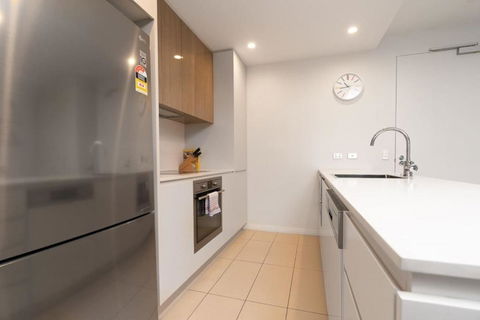 Modish Apartment Near Parliamentary Triangle - Tourism Caloundra 2