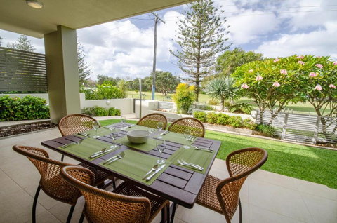 Ming Apartments - Holiday Management - Tourism Caloundra 3