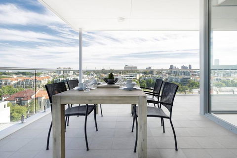 Minimalist Penthouse Condo With Skyline Vistas - Tourism Caloundra 0