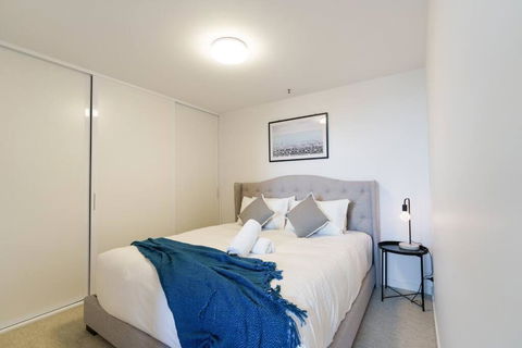 Modern 1 Bed Opposite Racecourse - Tourism Caloundra 1