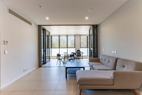 Modern 2B With Loft Bed Parking Central Mascot - Tourism Caloundra 0