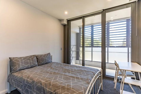 Modern 2B With Loft Bed Parking Central Mascot - Tourism Caloundra 2