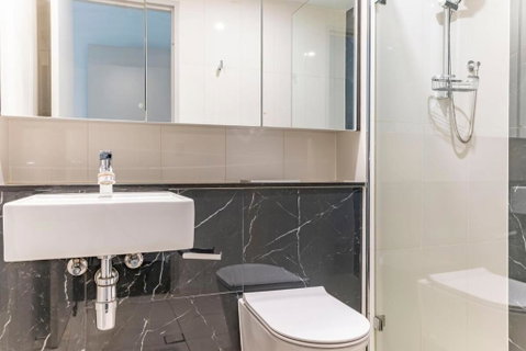 Modern 2B With Loft Bed Parking Central Mascot - Tourism Caloundra 1