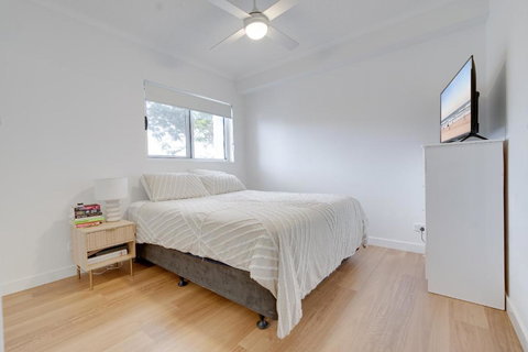 Modern 2BR Apartment In Vibrant Brisbane - Tourism Caloundra 1