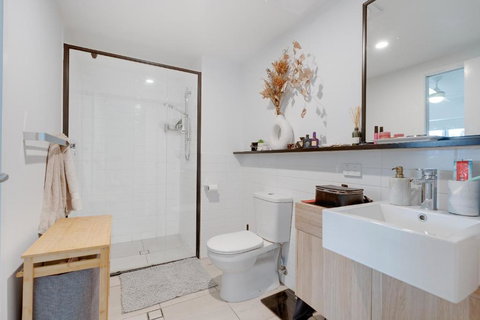Modern 2BR Apartment In Vibrant Brisbane - Tourism Caloundra 3