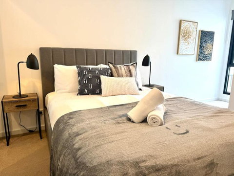 Modern 2BR Apt In Clayton Free Parking - Tourism Caloundra 3