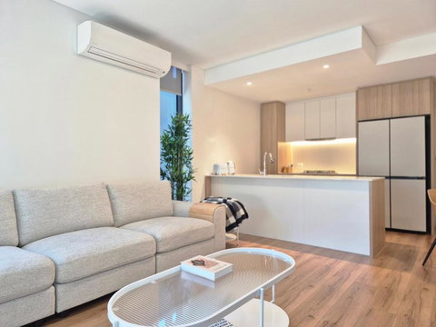 Modern 3 Bed Apt Near Lidcombe Station - Tourism Caloundra 0