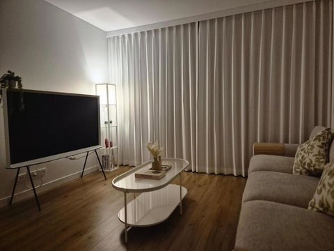 Modern 3 Bed Apt Near Lidcombe Station - Tourism Caloundra 2