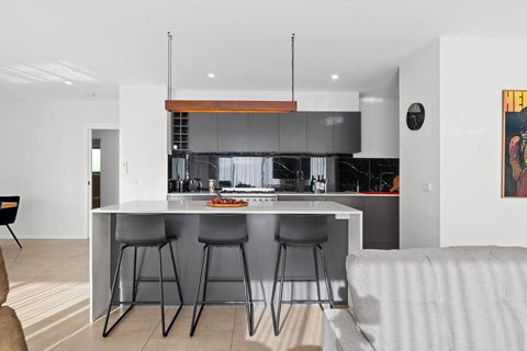 Modern Family Getaway - Tourism Caloundra 2