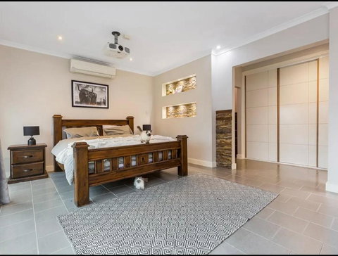 Modern Family Home With Pool - Tourism Caloundra 2