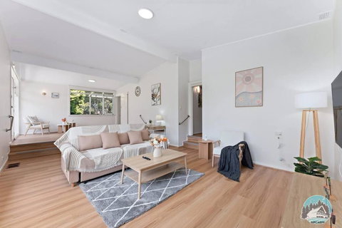 Modern House With Spacious Backyard In Telopea - Tourism Caloundra 1