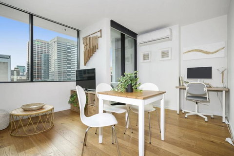 Modern One Bedroom Retreat W Dedicated Workspace - Tourism Caloundra 3