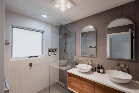 Modern Refurbished Unit In Charming Bellerive - Tourism Caloundra 1