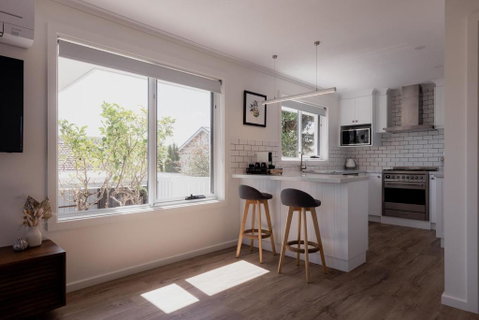 Modern Refurbished Unit In Charming Bellerive - Tourism Caloundra 0