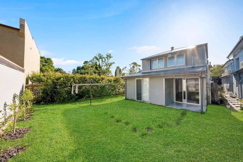 Modern Self-contained Studio At Crows Nest - Tourism Caloundra 0