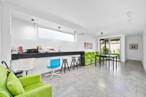 Modern Self-contained Studio At Crows Nest - Tourism Caloundra 1