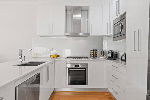 Modern Scarborough Townhouse - Tourism Caloundra 2