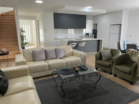 Modern Home, Close To Train, 17k CBD - Tourism Caloundra 0