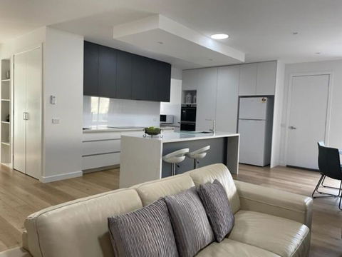 Modern Home, Close To Train, 17k CBD - Tourism Caloundra 2