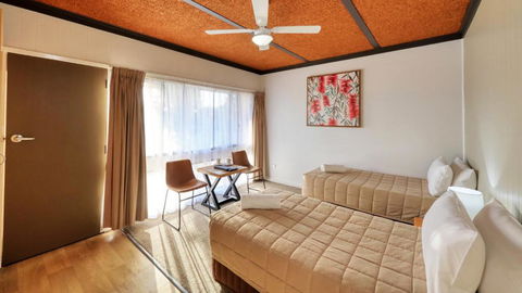 Motel Meneres - Tourism Caloundra 3