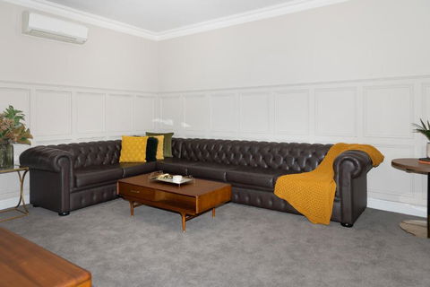 Mount Gambier Hotel - Tourism Caloundra 1