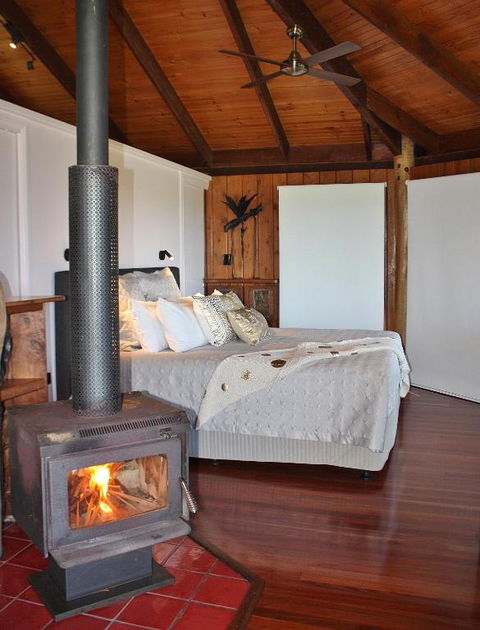 Mt Quincan Crater Retreat - Tourism Caloundra 3