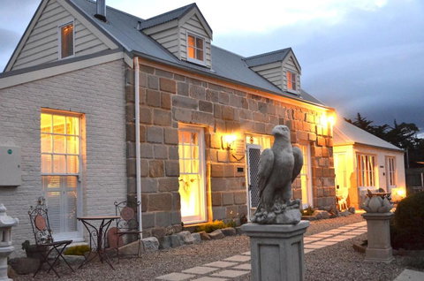 Mulberry Cottage Unique B&B Accommodation - Tourism Caloundra 0