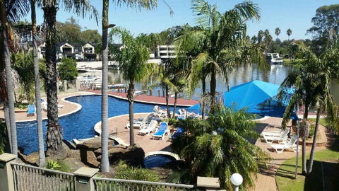 Mulwala Lakeside Apartment - Tourism Caloundra 3