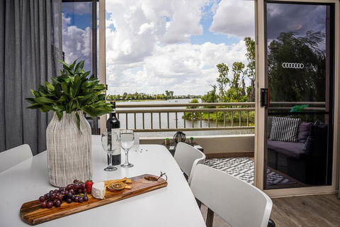 Mulwala Lakeside Apartment - Tourism Caloundra 0