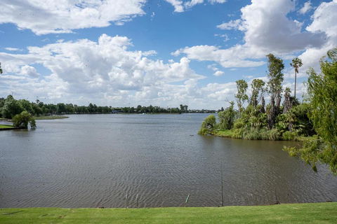 Mulwala Lakeside Apartment - Tourism Caloundra 1