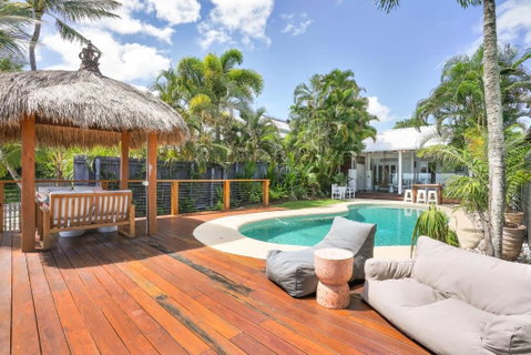 Mylara Beachfront Holiday Home - Tourism Caloundra 3