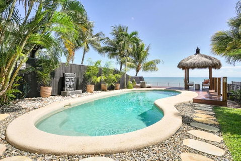 Mylara Beachfront Holiday Home - Tourism Caloundra 1