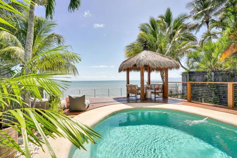Mylara Beachfront Holiday Home - Tourism Caloundra 2