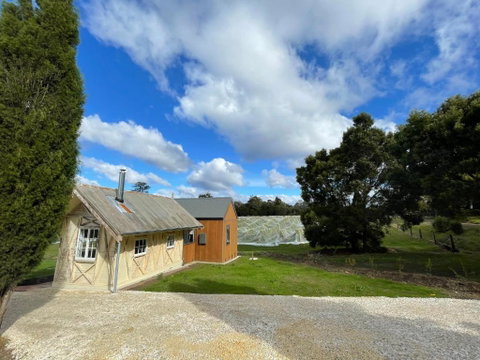NEST- Luxury Vineyard Accommodation - Tourism Caloundra 3