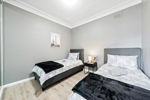 New 2 Bedroom House 500m To Mall With Free Parking - Tourism Caloundra 3