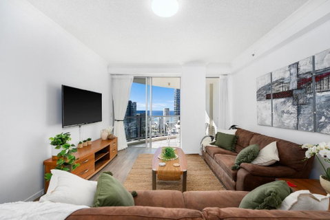 NEW Chevron Ocean Views Central Surfers. - Tourism Caloundra 2