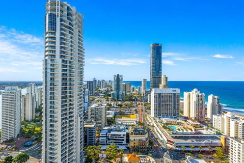 NEW Chevron Ocean Views Central Surfers. - Tourism Caloundra 3