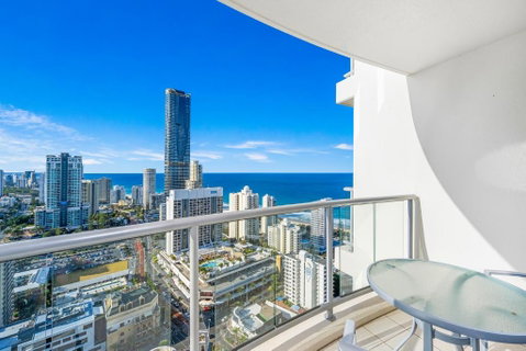 NEW Chevron Ocean Views Central Surfers. - Tourism Caloundra 0