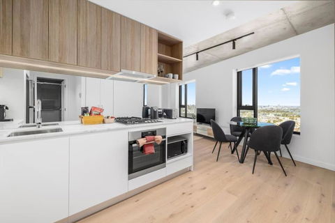 NEW Chic Stature Southbank 2 Bd - Tourism Caloundra 0