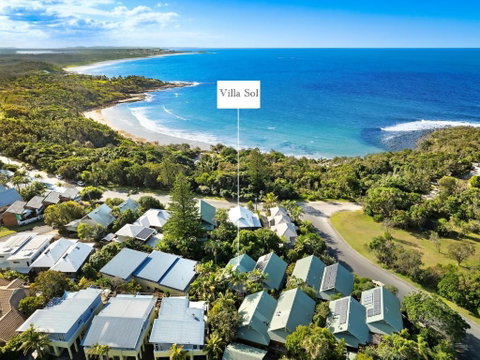 NEW Luxury Angourie Villa! Dream Location, WiFi ++ - Tourism Caloundra 1
