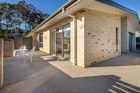 New Sunshine Bay Homes - Tourism Caloundra 3