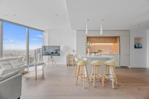 NEW Top Floor L70 CBD Luxury Apt - Tourism Caloundra 0
