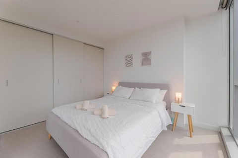 NEW Top Floor L70 CBD Luxury Apt - Tourism Caloundra 2