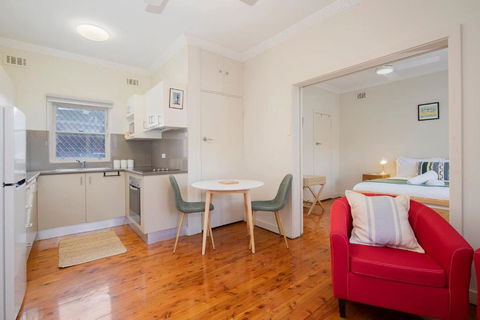 Newcastle Nook - Convenient Comforts In The CBD - Tourism Caloundra 3