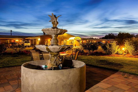 Newell Motor Inn Narrandera - Tourism Caloundra 0