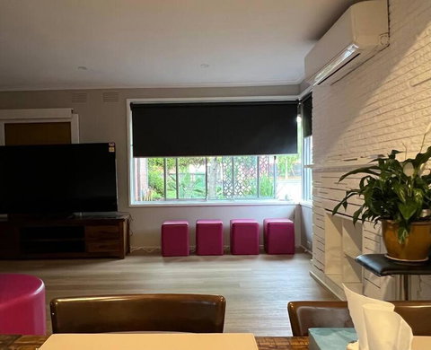 Newly Refurbished House- SuperFast Internet - Tourism Caloundra 3