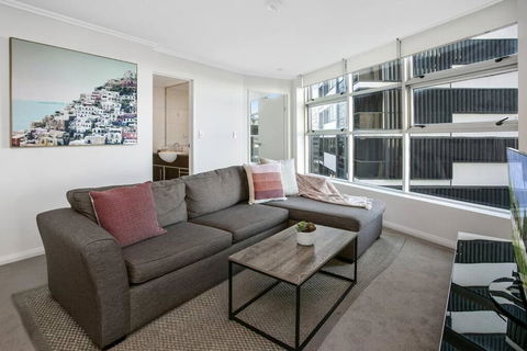 NS504 - Comfort And Convenience In North Sydney - Tourism Caloundra 2
