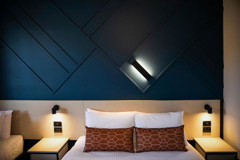 Nightcap At Sandown Park Hotel - Tourism Caloundra 1