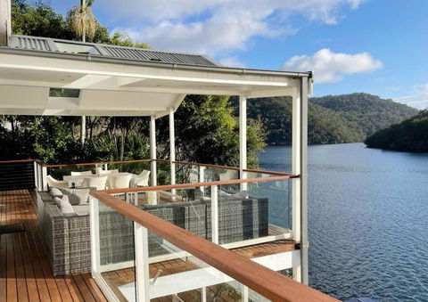 NINE At Berowra Waters, Luxury Waterfront With Hot Tub - Tourism Caloundra 0
