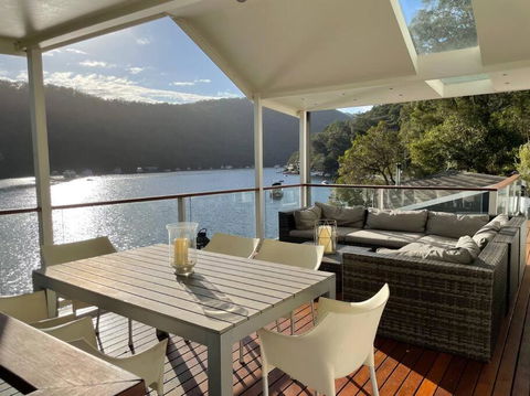 NINE At Berowra Waters, Luxury Waterfront With Hot Tub - Tourism Caloundra 1